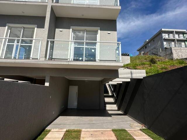 #77 - Sobrado para Venda em Cotia - SP